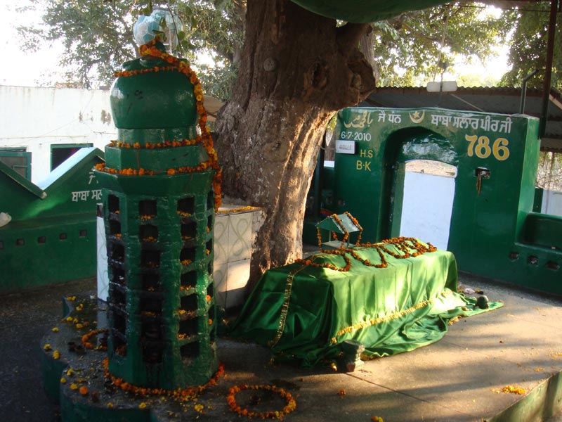 A popular shrine of Saint Salar Pir at Sirhind 2011 -- Yogesh Snehi