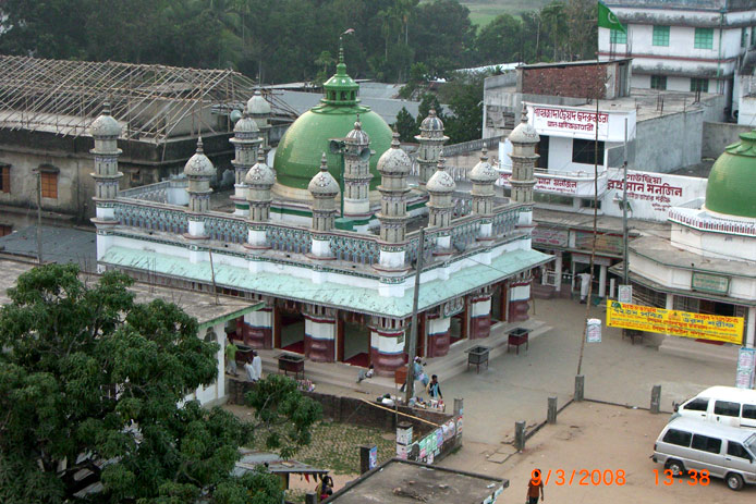 The mausoleum of Syed Gholam Rahman Maijbhandari (‘Baba Bhandari’), Maijbhandar (photograph by Hans Harder).